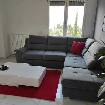 Varenna Castle Amazing Lake View アパート ペルレード